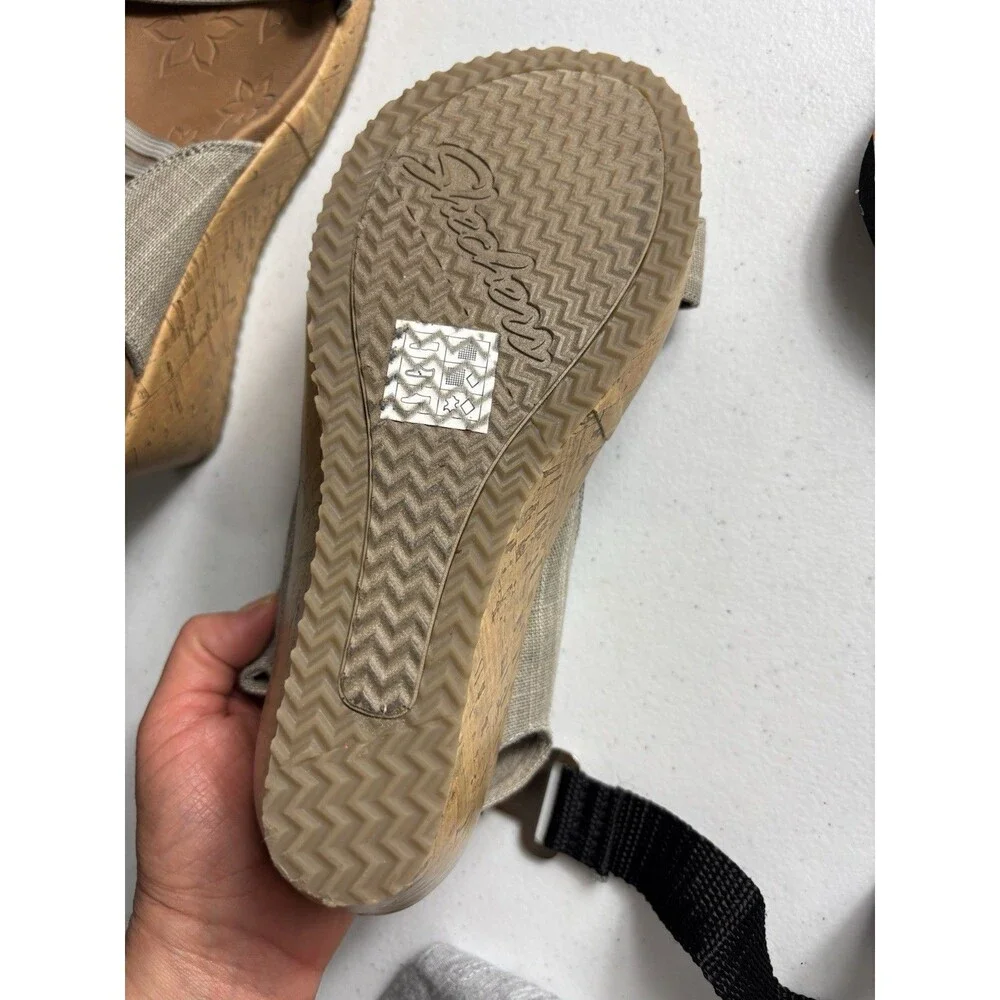 Skechers Beverlee Womens size 8Foam Wedge Strap Sandal Taupe